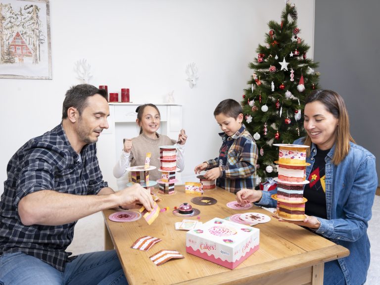 ¿Cómo ayudan los juegos de mesa a los adultos?