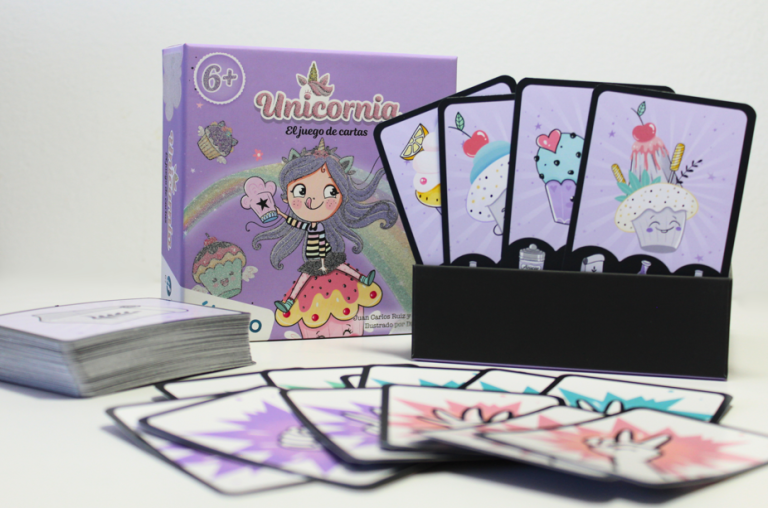 Unicornia. Saga de libros hecha juegos de mesa.